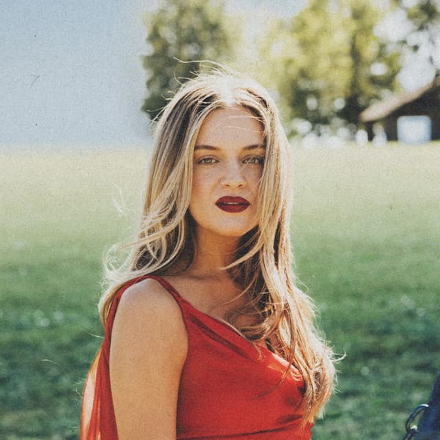 Kelsea Ballerini
