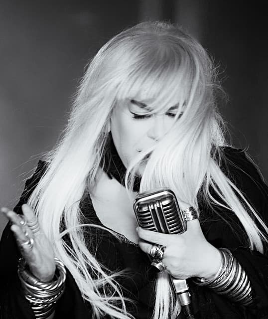 Zerrin Özer