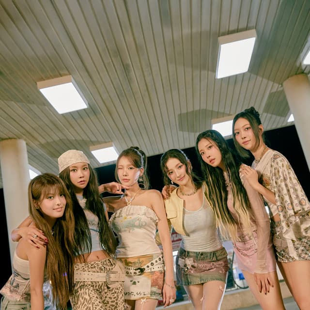 MOMOLAND